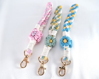 Single Daisy Wristlet Keychain Macrame Wristlet Macrame Keychain Boho Macrame Lanyard Wristlet Keychain Boho Accessory Best Gift For Her