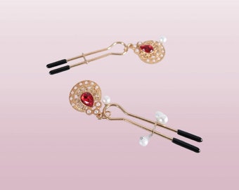 A Pair of Nipple Clamps/Vagina Clip With Artificial Ruby Pearl Pendant For Women's Gift