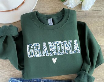 Promoted to Grandma Sweatshirt, Custom Grandma Sweatshirt, New Grandma Gift, Pregnancy Announcement Sweatshirts Gift, Gender Reveal Shirt