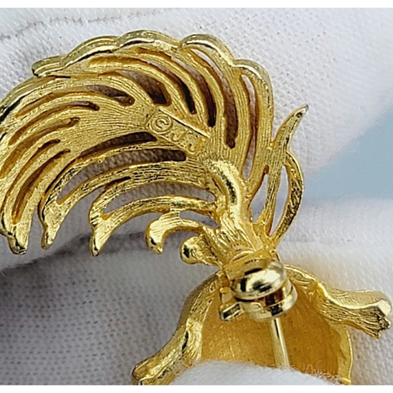 JJ Jonette Rare Gold Tone Skunk Pin - image 5