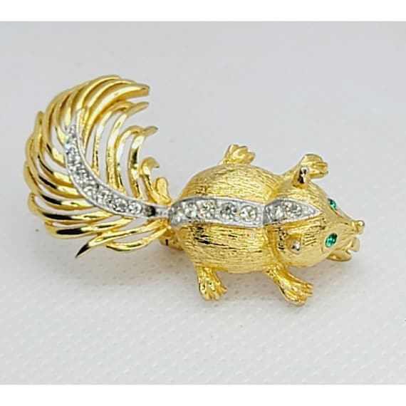 JJ Jonette Rare Gold Tone Skunk Pin - image 1