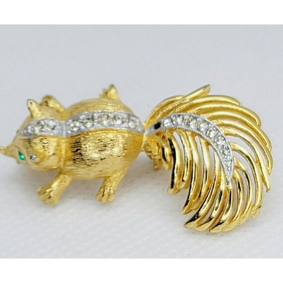 JJ Jonette Rare Gold Tone Skunk Pin - image 3