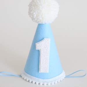 Baby Junge 1/2 Geburtstag Partyhut: Blauer Filz, Pom Pom Hut