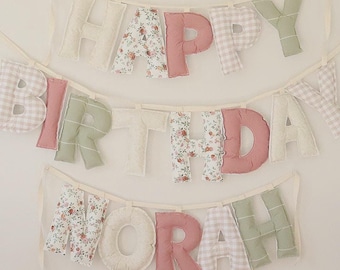 Aangepaste gelukkige verjaardag stoffen banner aangepaste naam meisje feestgors kinderkamerdecoratie muur opknoping gepersonaliseerd cadeau achtergrond babyshower