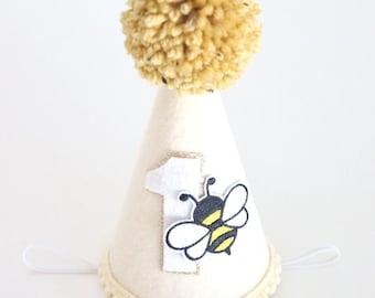 Bee Birthday Hat First Party Smash Cake Photo Prop Baby Photography Honeycomb Theme Celebration Accessory Handmade Design Felt Crown Half
