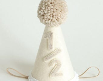 Neutraal 1/2 verjaardag hoed babyjongen First Party foto prop mijlpaal viering handgemaakte kegel vilt ontwerp Boho-stijl Pom Girl halve verjaardag