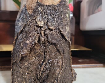 Devine feminine alter statue