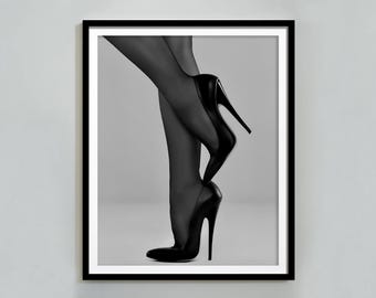 Femme Fatale Fashion Print: Retro Heels, Chic Girl Bedroom Decor (Digital Download)