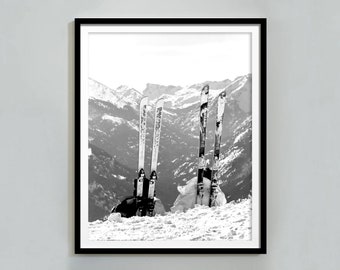 Vintage Skiing Photo Print: Apres Ski, Black and White (Digital Download)