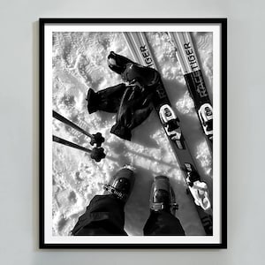 Retro Skiing Print, Vintage Ski Poster, Black and White, Ski Photo Print, Digital Download, Winter Wall Art, Ski Lodge Decor, Skiing Poster
