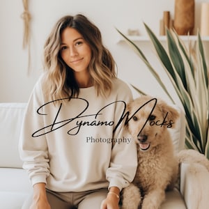 Hund Mama Sand Sweatshirt Mockup | Sand Gildan 18000 Mockup | Tierliebhaber Pullover | Dog Walker Haustier Rundhalsausschnitt Mocks