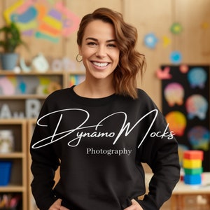 Lehrer Mockup | Gildan 18000 Mockup Schwarzes Rundhals-Sweatshirt | Lehrerin | Kunst Mathe-Wissenschafts-Lehrer | Zurück zu Schule Mockup