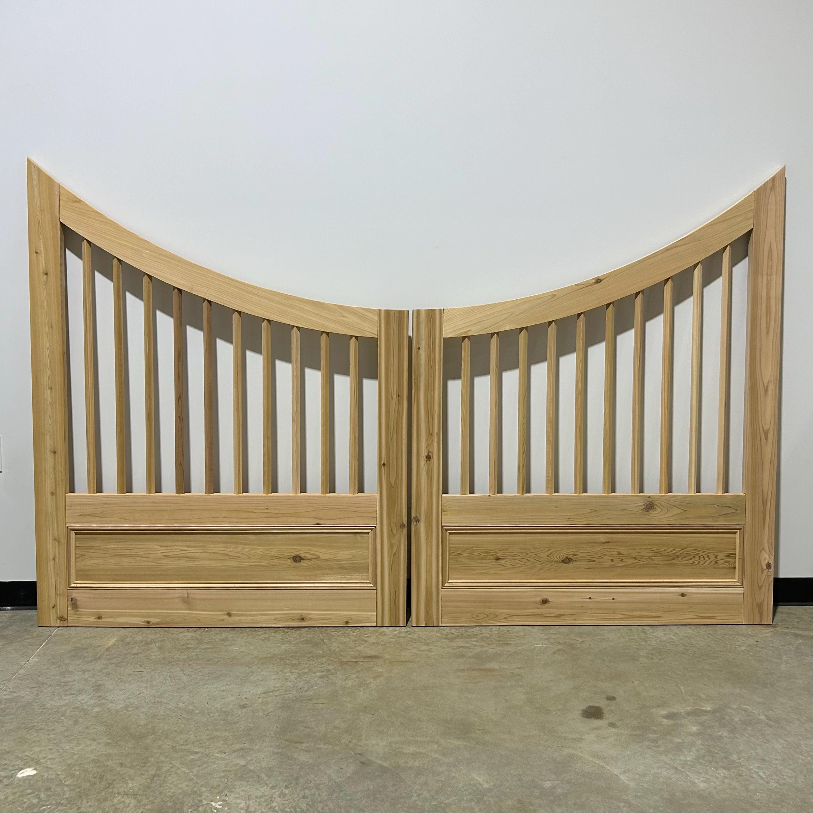 Deep scallop double gate with angled balusters
