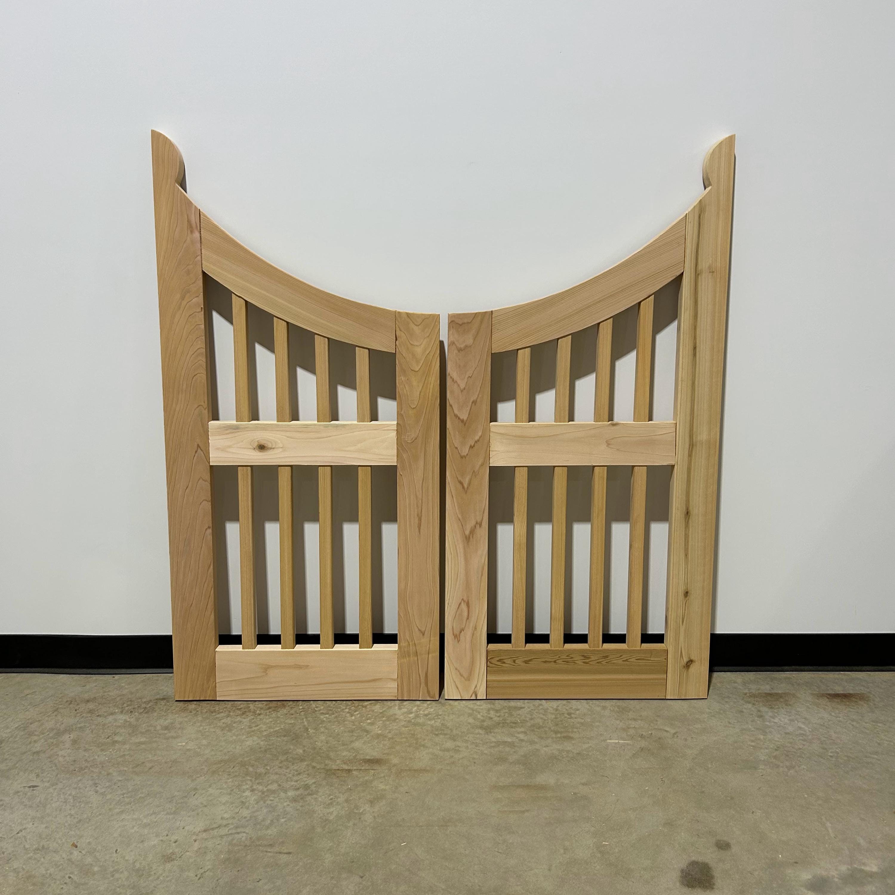 Double Deep Scallop Cedar Gate With Balusters - Etsy