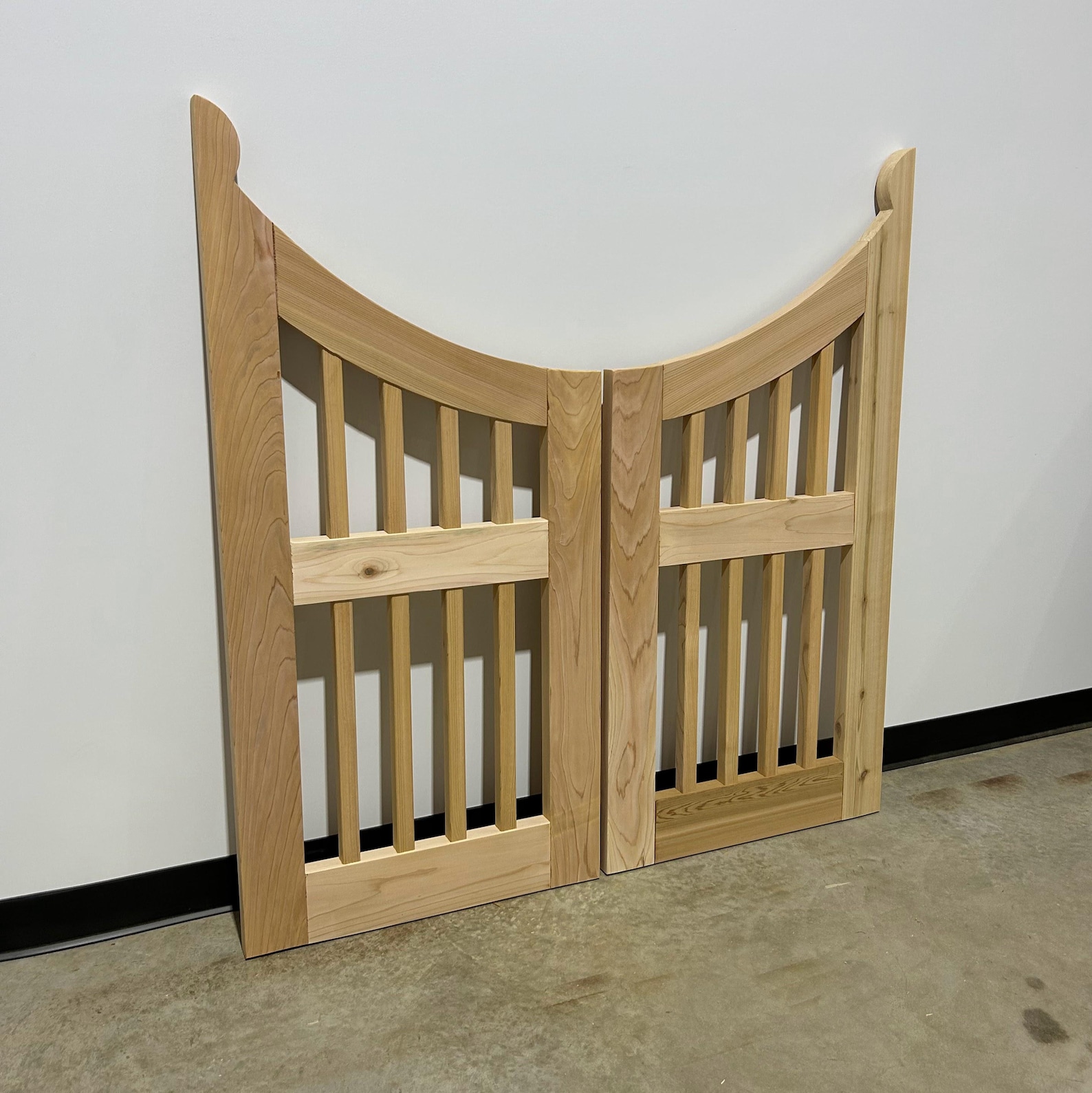 Double Deep Scallop Cedar Gate With Balusters - Etsy