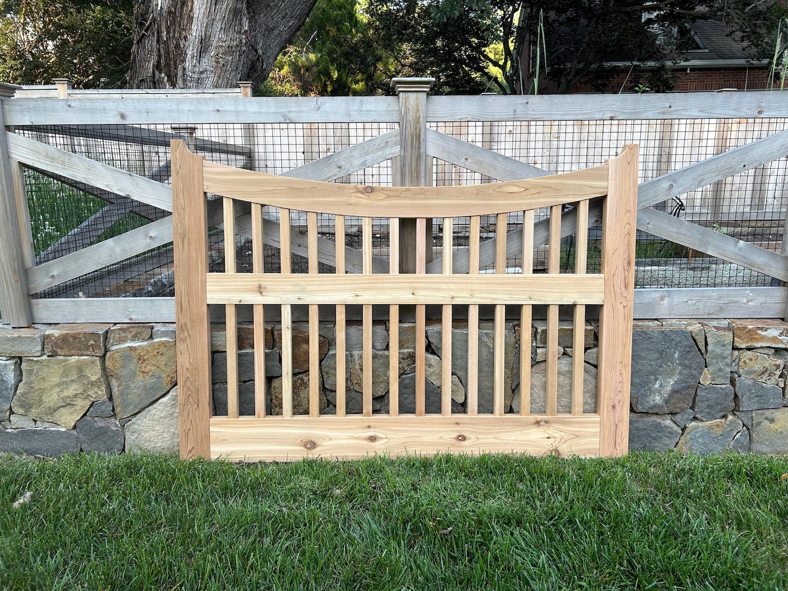 Scalloped Outdoor Cedar Gate With Balusters - Etsy