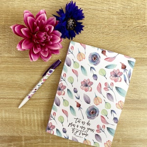 Carnet avec versets bibliques et illustrations florales à colorier Tu as du prix à mes yeux, carnet femme, cadeau chrétien, fête des mères zdjęcie 2