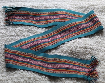 Auténtica bufanda/camino de mesa de lana peruana - Vibrante arte andino tejido a mano