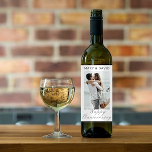 Milestones Wine Labels - Prezent na rocznicę. Prezent na wieczór panieński, kosz z winem Boho Prezent na zaręczyny Małżeńskie chwile