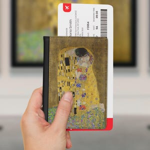 Gustav Klimt - The Kiss Reisepasshülle, Kartenhalter, Reisebrieftasche, Bordkartenhalter, Accessoires. Romantisches Geschenk für Kunst Liebhaber.
