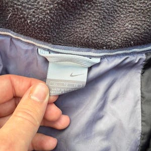Chaqueta acolchada Nike blanca de plumón VTG Y2K con logo de invierno, talla XL imagen 3