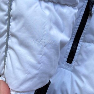 Chaqueta acolchada Nike blanca de plumón VTG Y2K con logo de invierno, talla XL imagen 4