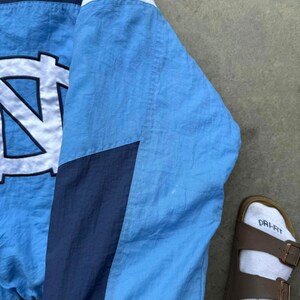 Vintage UNC Tarheels blue puffer jacket Starter size Large boxy fit Carolina image 8