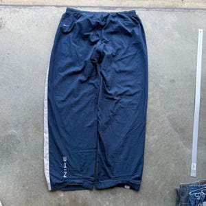 VTG Y2K Nike navy blue baggy track pants lined size XL Striped image 2