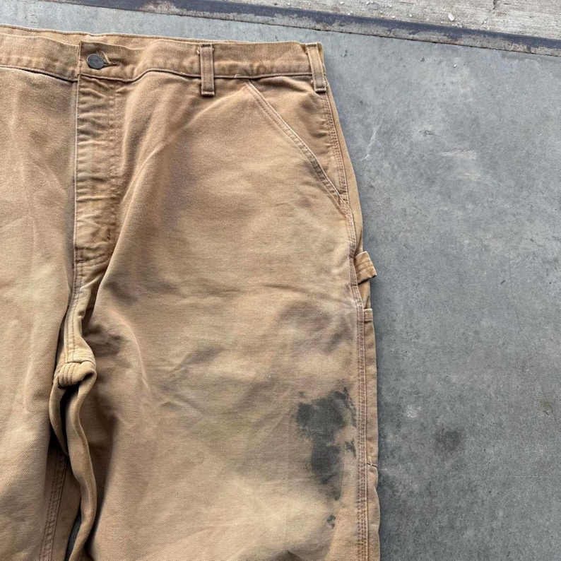 Pantalones de carpintero Carhartt vintage color tostado con parche de cuero, talla 42 x 30 imagen 5