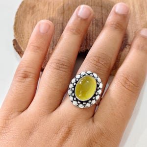 Handgemaakte ring met gele saffier: 925 sterlingzilveren pukhraj-ring