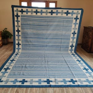 Hand Woven Wool Dhurrie Rug: Blue & White Modern Design