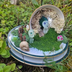 Kodama(tree spirit) / alien in a teacup, glow in the dark with light, Gift for her, Gift for him