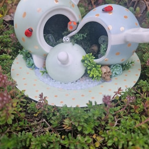 Kodama(tree spirit) / alien in a teacup, glow in the dark with light, Gift for her, Gift for him