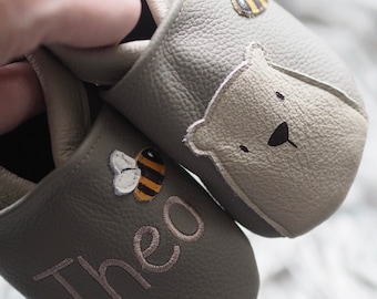 Leather slippers, crawling shoes bear with bumblebees