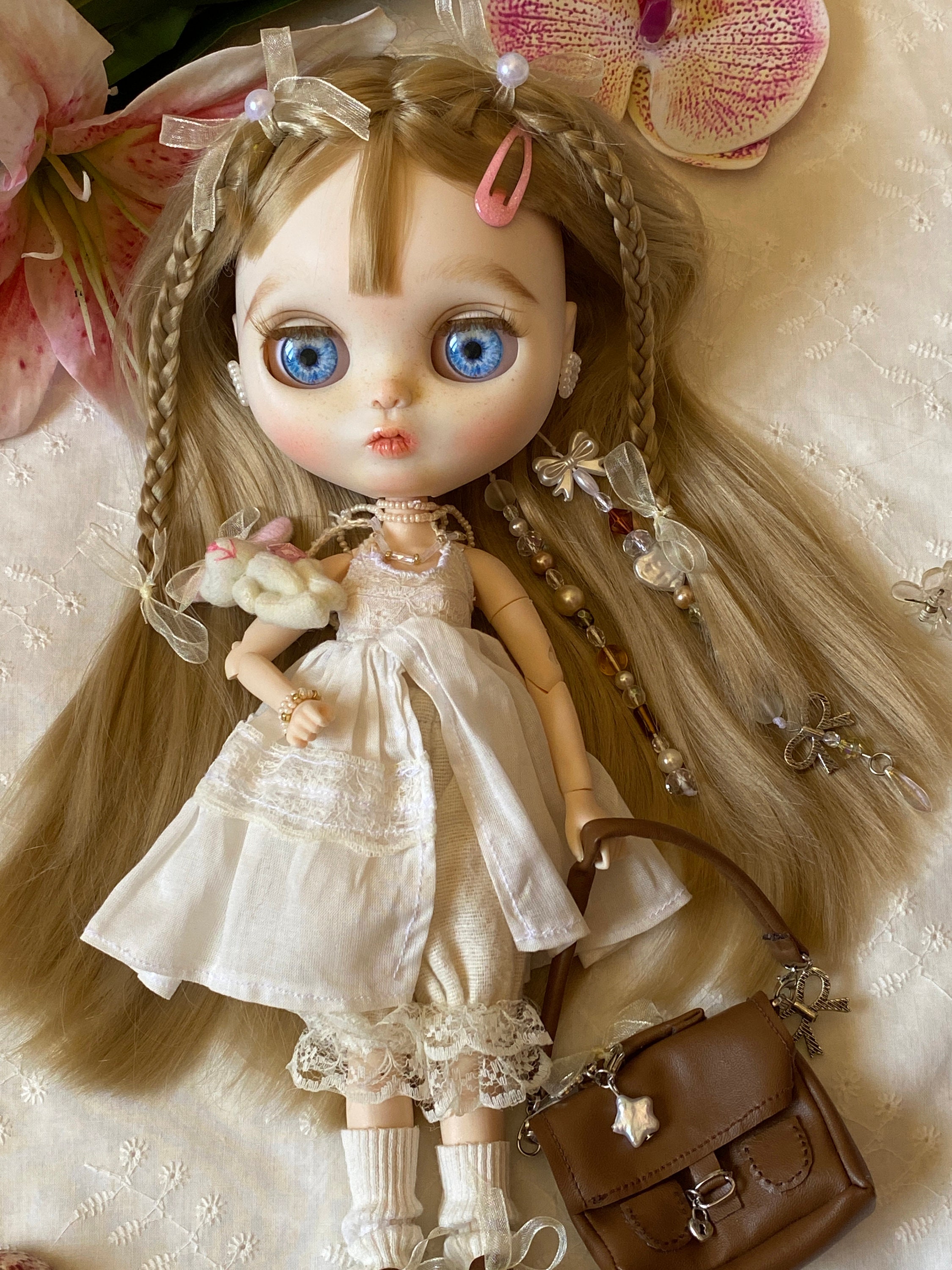 Poupée Blythe Personnalisée OOAK - Taille Moyenne Avec Robe - Pièce Unique