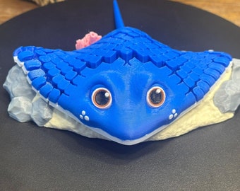 3D Printed Articulated Stingray Sculpture: Marine Life Decor