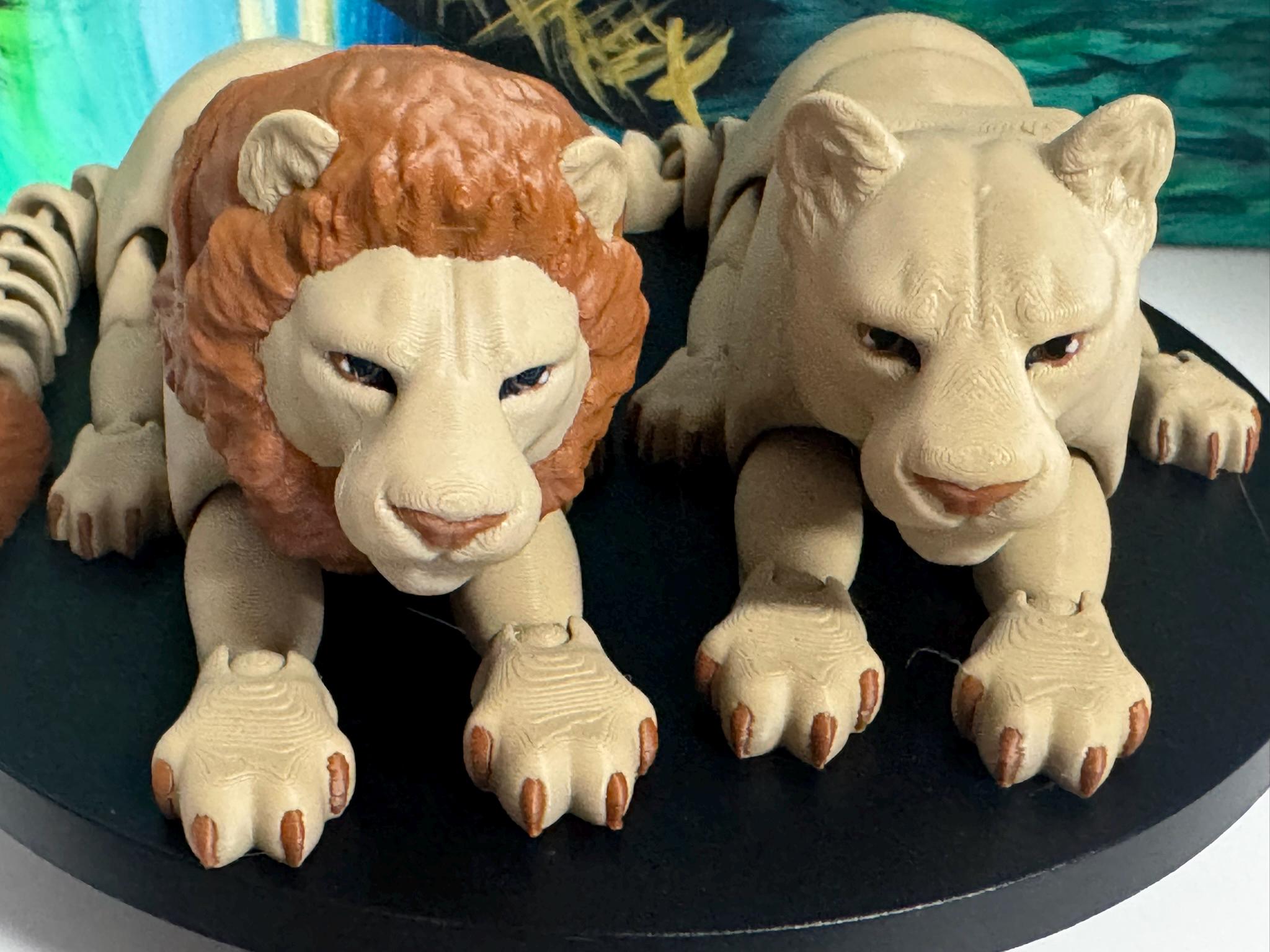3D Printed Articulated Lion and Lioness: Eco-friendly PLA Decor - Etsy