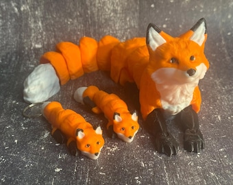 3D Printed Articulated Red Fox with Cubs: Poseable PLA Decor