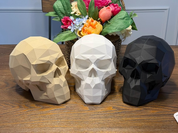 3D Printed Low Poly Skull Headset Stand: PLA Bioplastic
