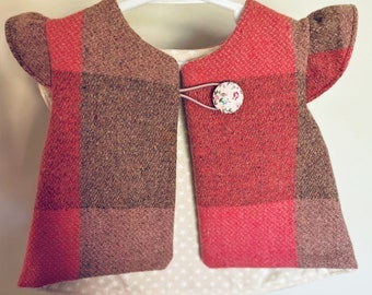 Handmade size 0 (6-12 months) pink/brown woollen vest