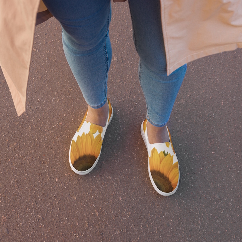 Polygonal Sunflower Men's High Top Shoes