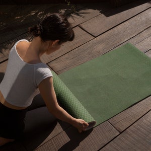 eco-friendly, rubber and jute yoga mat made in the UK