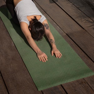 eco-friendly, rubber and jute yoga mat made in the UK