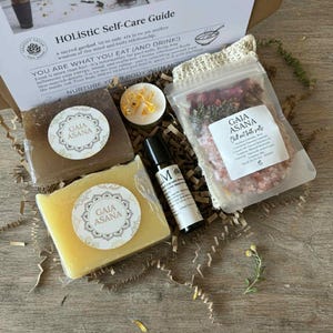 vegan bath time gift box spa gift for her handmade soap gift for wife birthday gift pamper gift bath hamper me time gift botanical bath salt