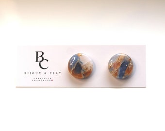 Puces d'oreilles "Reginae" en argile polymère, fabriqué en France