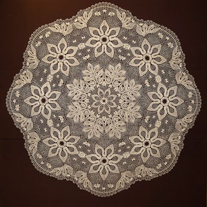 Haltia – tablecloth, pricking / Haltia liinan pistelymalli / diameter 147,5 cm
