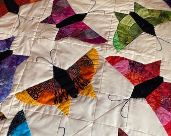 Handmade Butterfly Appliqué Quilt – 100% Cotton, Vibrant Patchwork Design(123cm x 123cm)