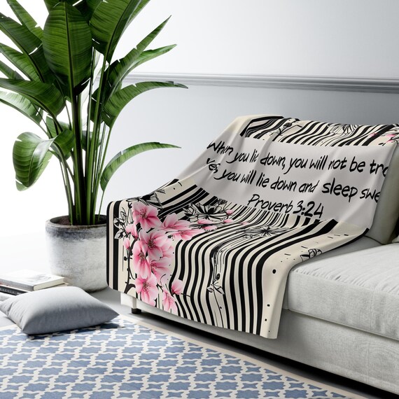 Cozy Sherpa Fleece Blanket with Inspirational Quote, Soft Throw Blanket for Relaxation, Perfect for Home Decor, Gift Idea for Friends &
