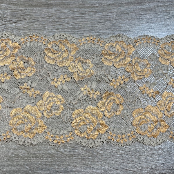 2m Beige und Antikes Goldblumen-Rosen-Design-Spitzenbesatz mit leicht akzentuiertem Effekt und Satin-Highlights 7 "breite Stretch-Spitze