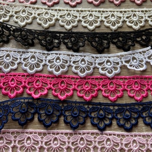 Premium Quality Choice of 7 Colours Flower Scollop Guipure Lace Trim 1.25&quot;/3cm PER METRE